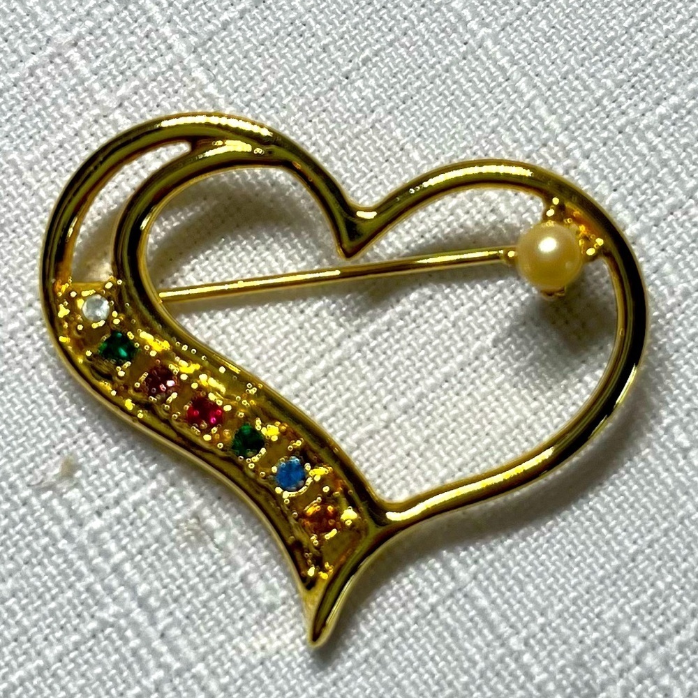 Vintage Gold Heart Brooch with Multicolor crystal stones and a pearl